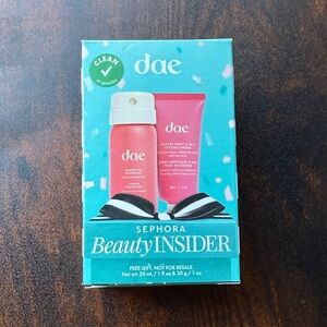 American Eagle Outfitters Lip Balm & Gloss Set - Pink